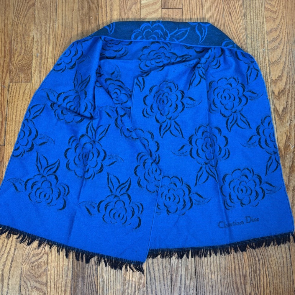 Vintage Christian Dior Echarpes 100% Merino Wool‎ Blue Rose Scarf West Germany - Picture 2 of 15